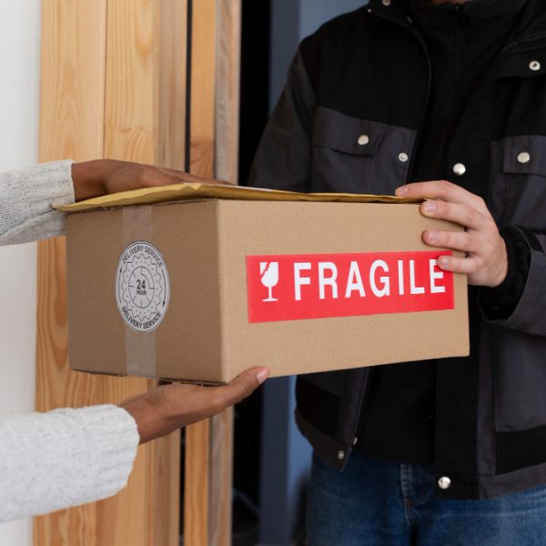 courier-delivering-parcel-client